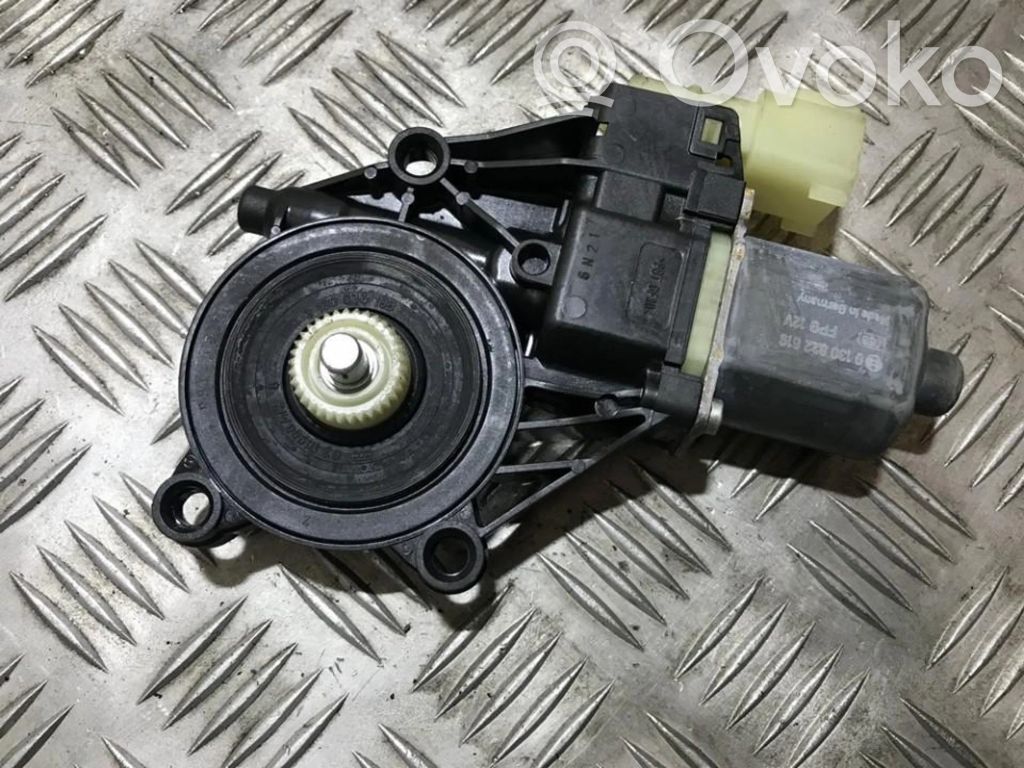 Ford Fiesta Moteur de lève-vitre de porte avant