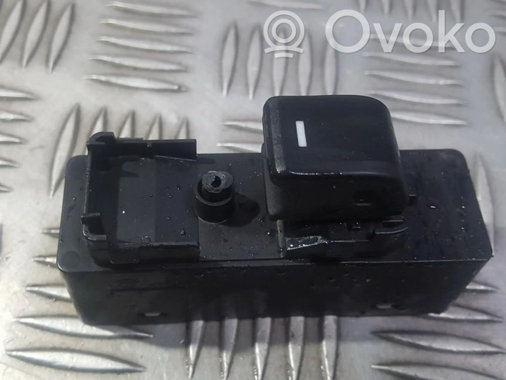 Electric window control switch   4093T2,5AB131EB03,4093T2,5AB131EB03