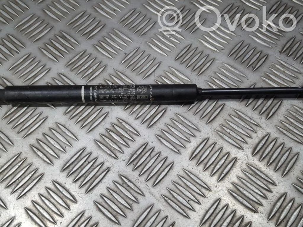 Opel Vectra B Ammortizzatore portellone anteriore/cofano 