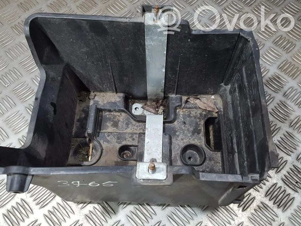 Ford Fiesta Capac cutie baterie 