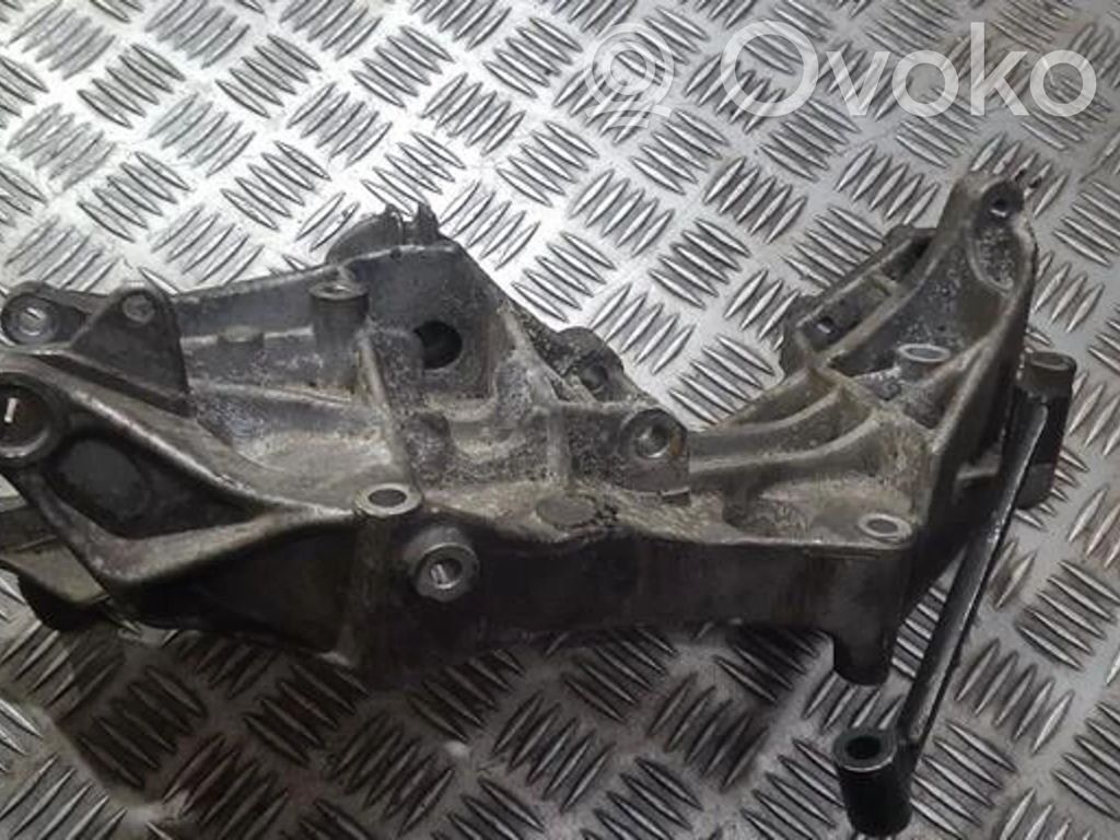 Engine mounting bracket   058145523,058145523