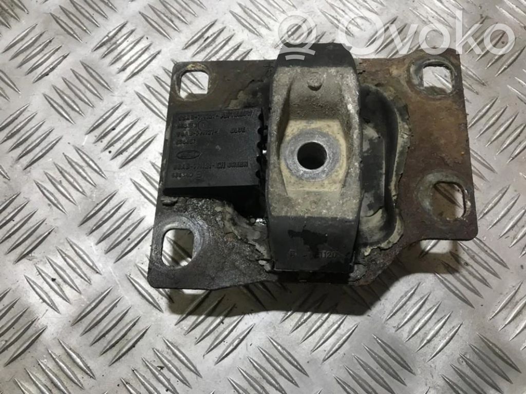 Ford Focus Engine mount bracket 