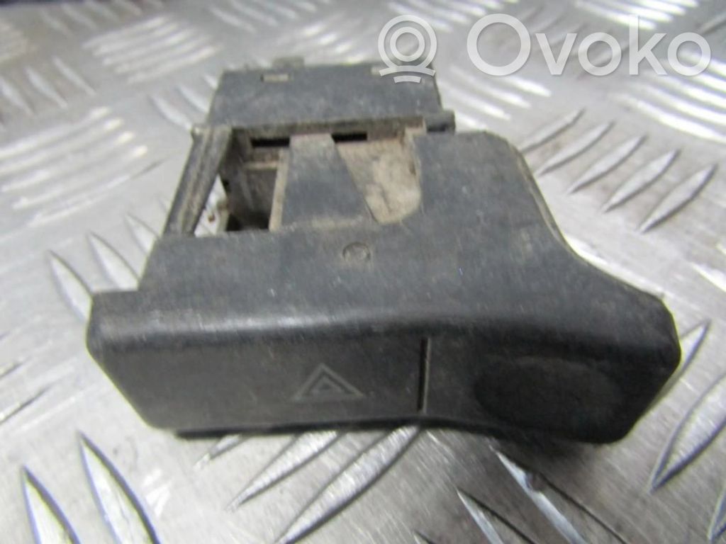 Volkswagen Jetta II Hazard light switch 