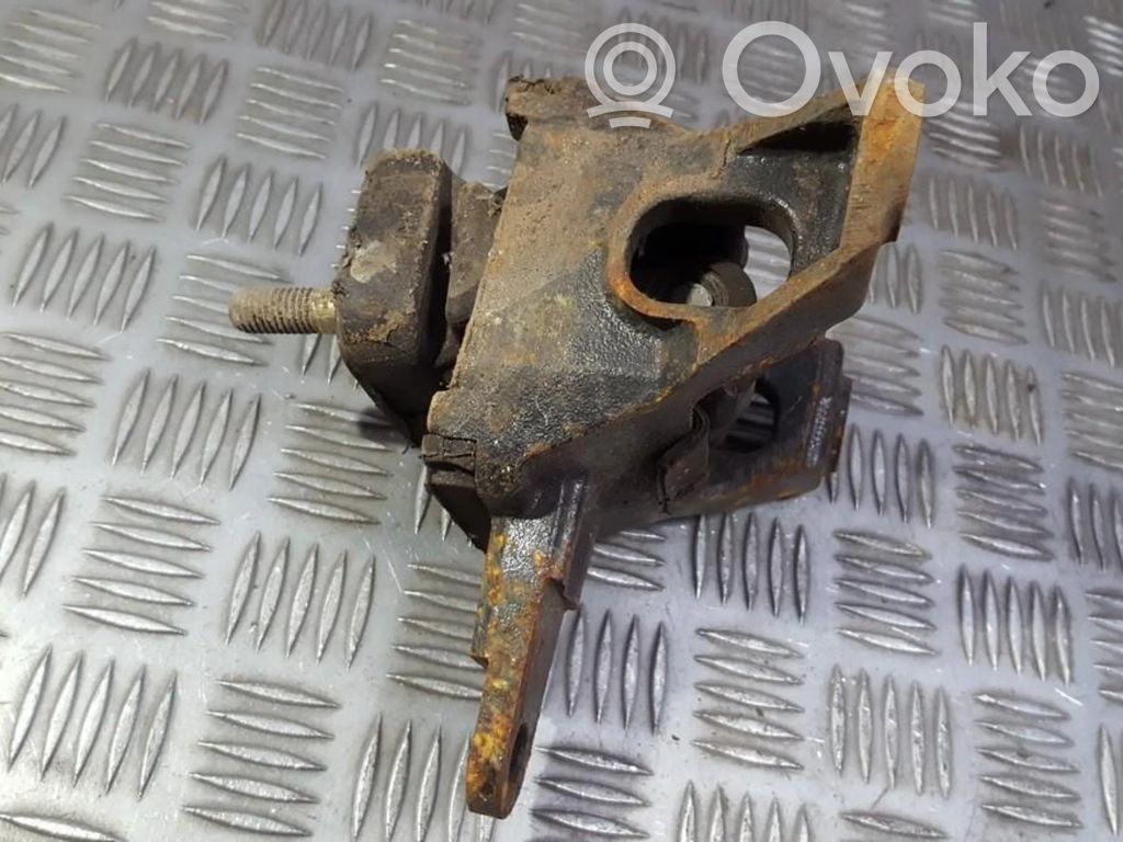 Ford Mondeo MK I Engine mount bracket 