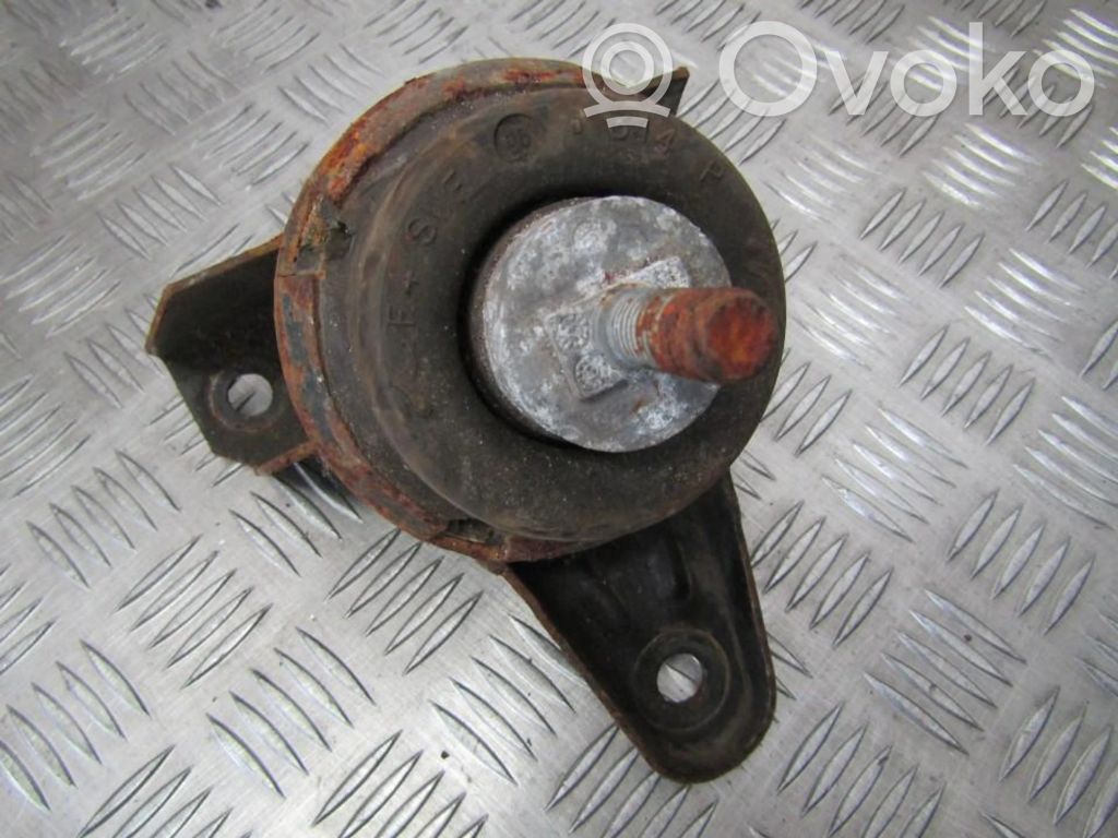 Ford Mondeo MK II Engine mount bracket 