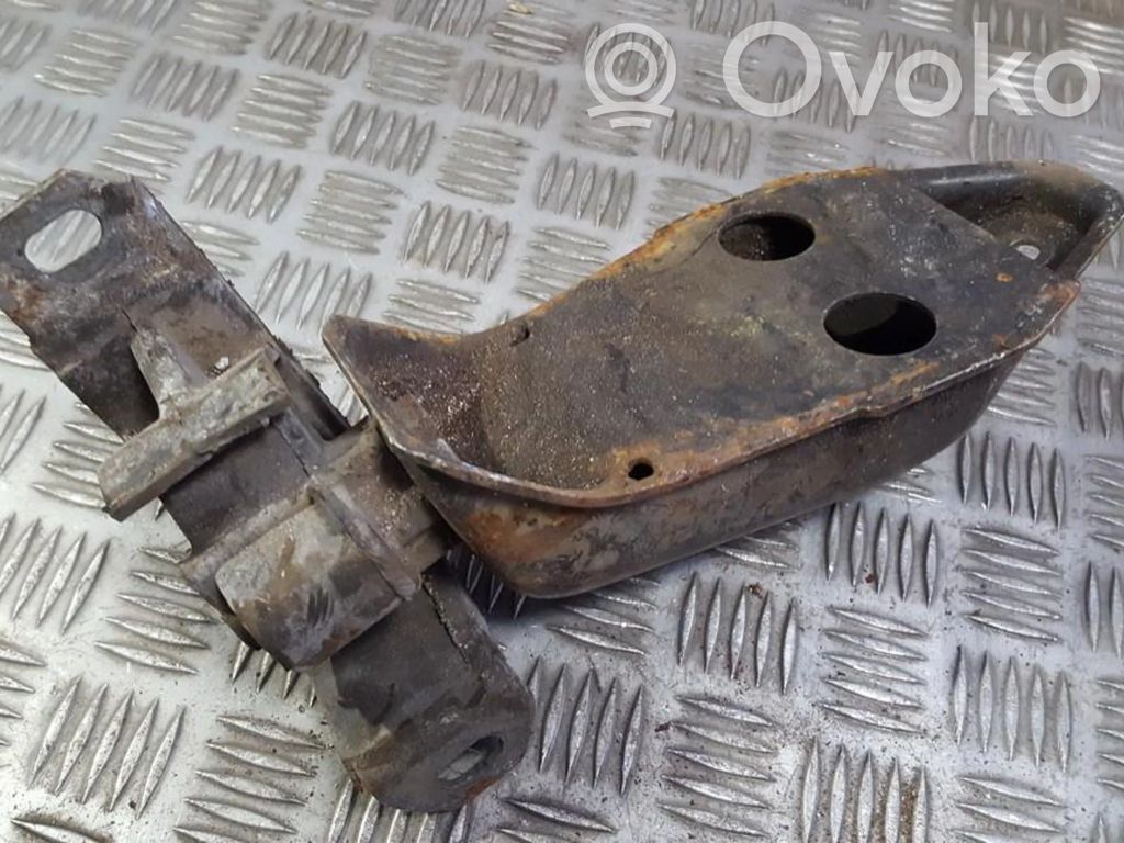 Moottorin kiinnikekorvake   90495170,90495170