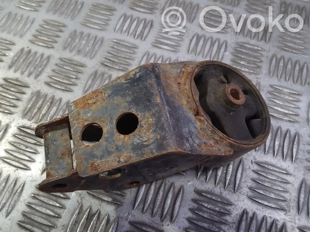 Nissan NX 100 Soporte de montaje del motor 