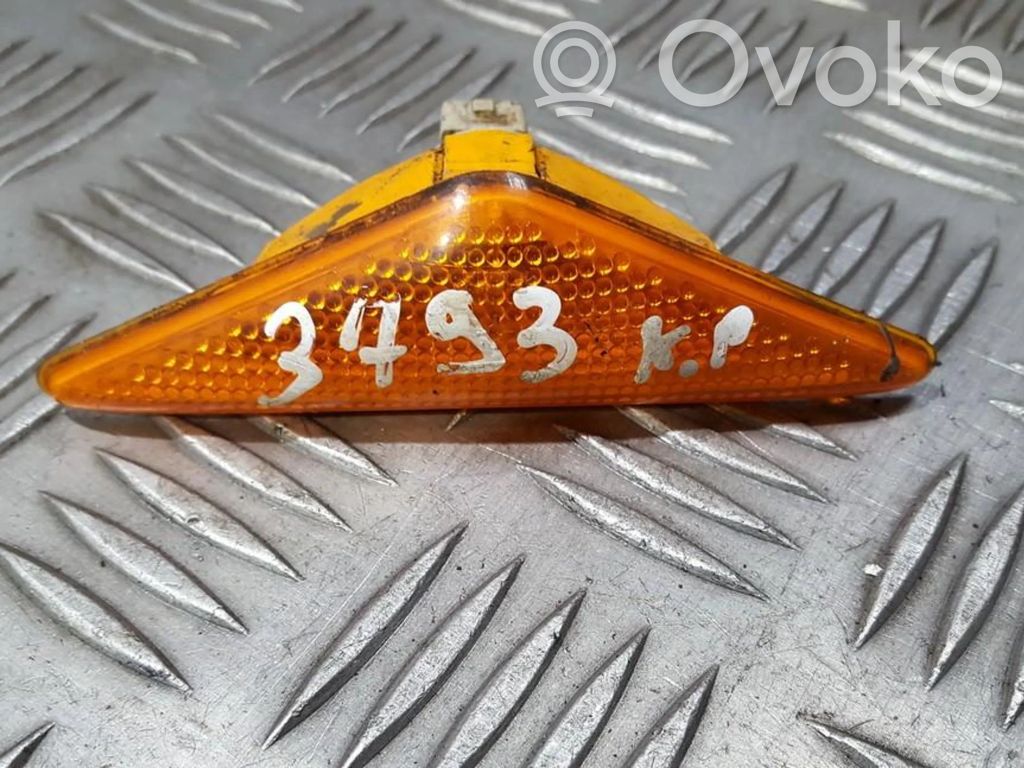 Ford Focus Etupuskurin suuntavilkku 