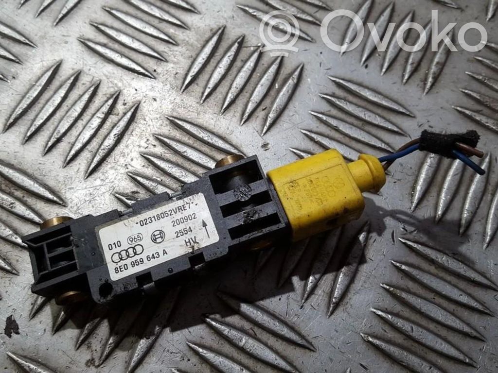 Audi A4 S4 B6 8E 8H Czujnik uderzenia Airbag 