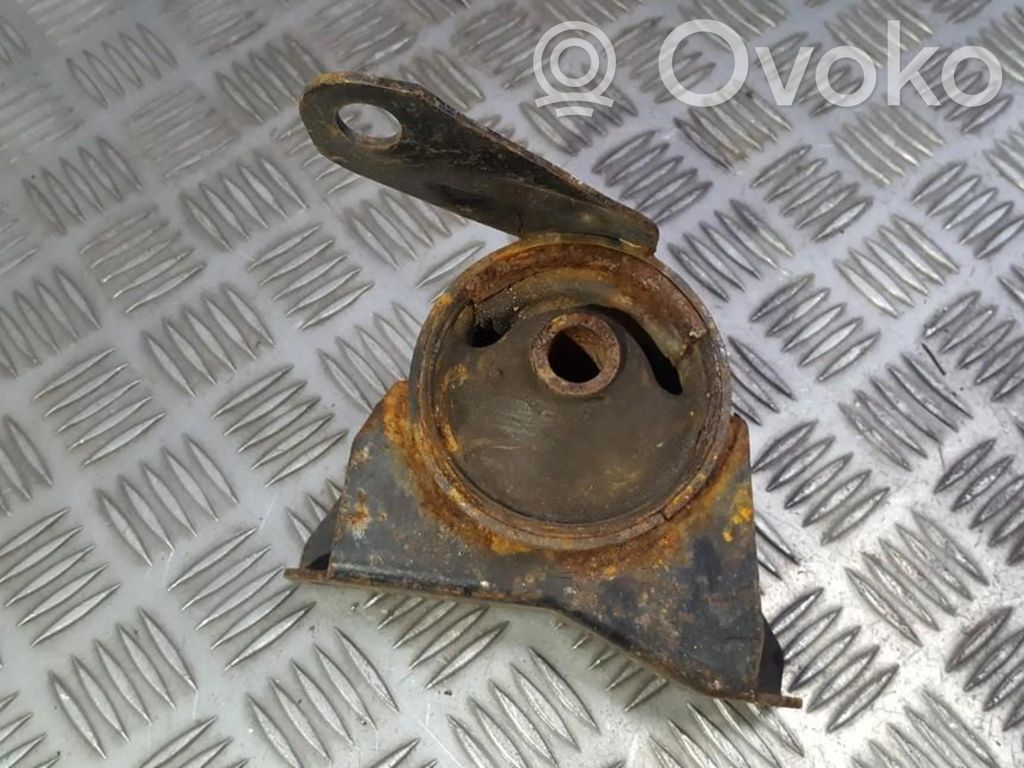 Toyota Carina T210 Moottorin kiinnikekorvake