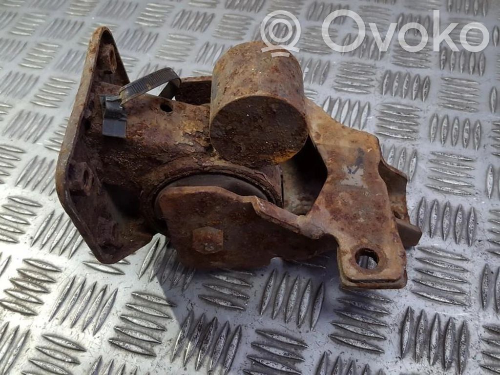 Mitsubishi Colt Engine mount bracket