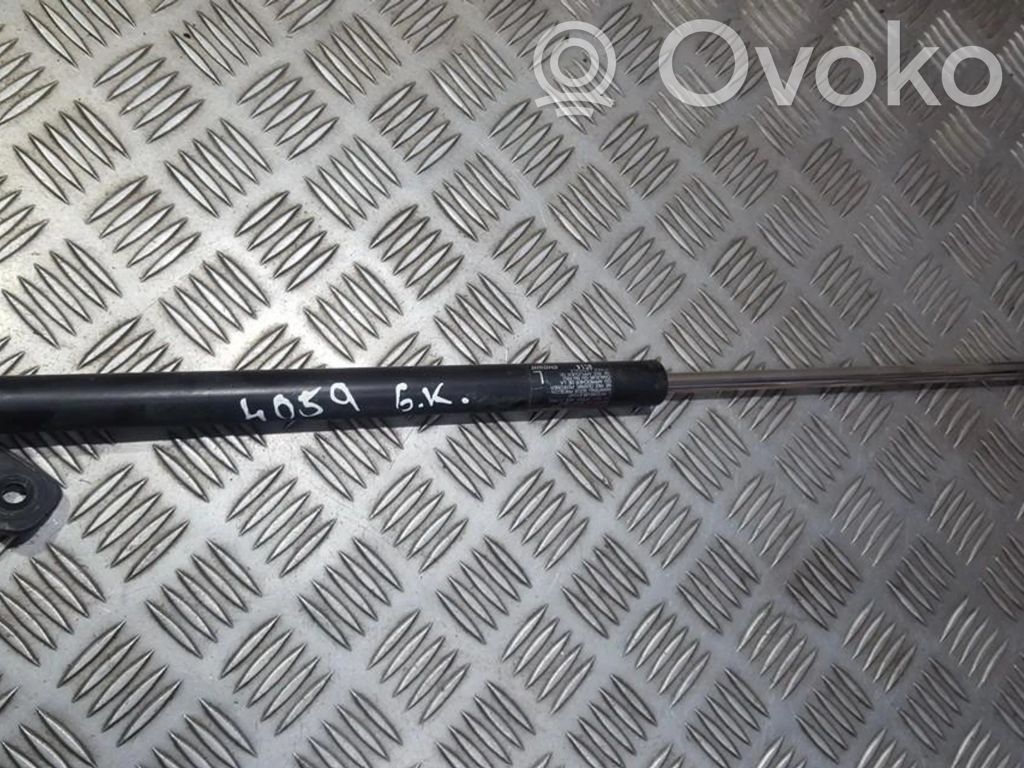 Mazda 626 Tailgate/trunk strut/damper 
