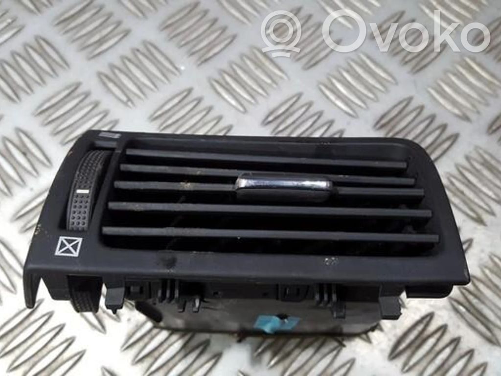 Toyota Avensis T250 Copertura griglia di ventilazione laterale cruscotto 