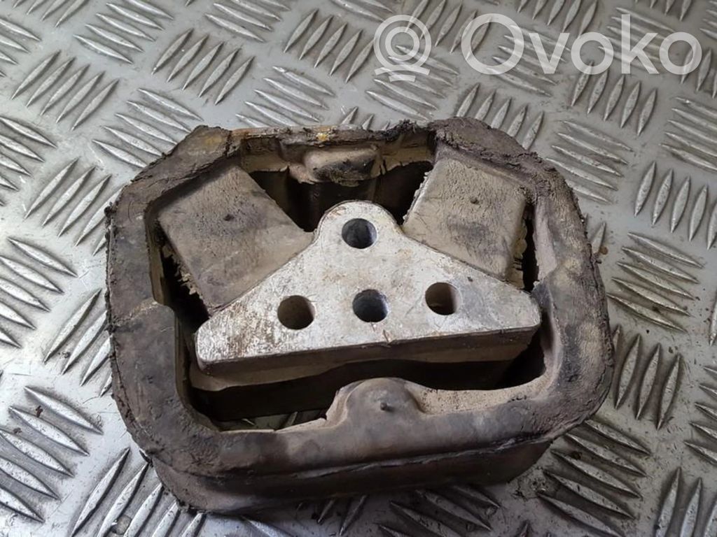 Opel Vectra A Engine mount bracket 