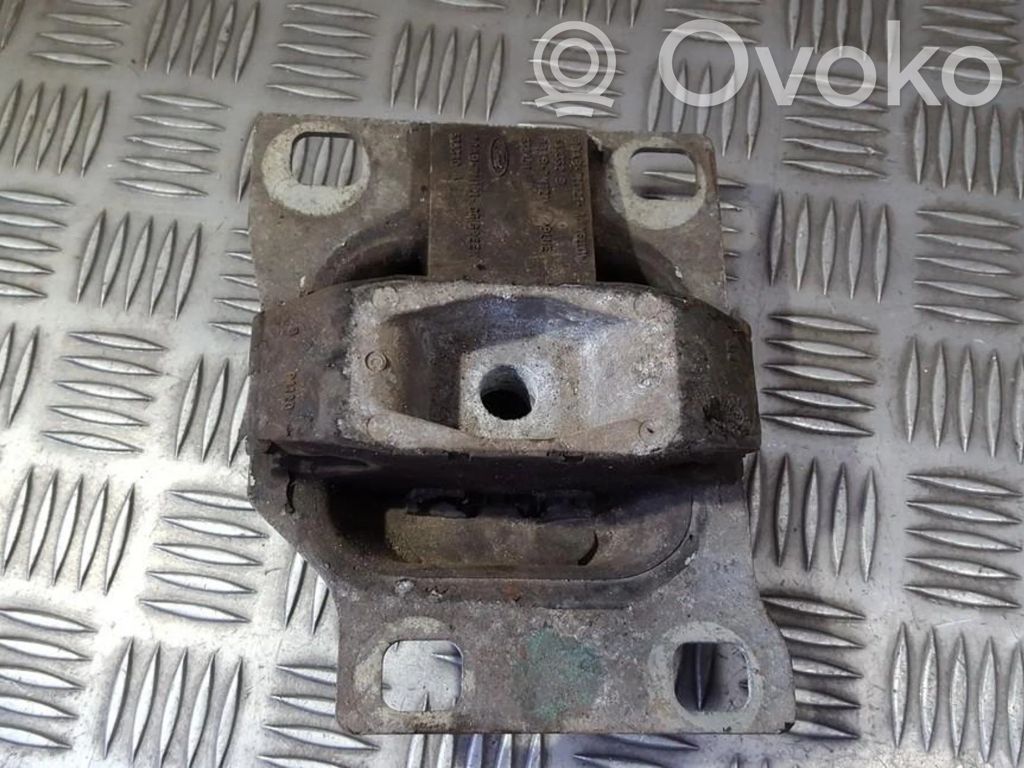 Ford Focus Engine mount bracket 