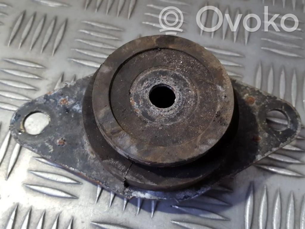 Renault Laguna I Engine mount bracket 