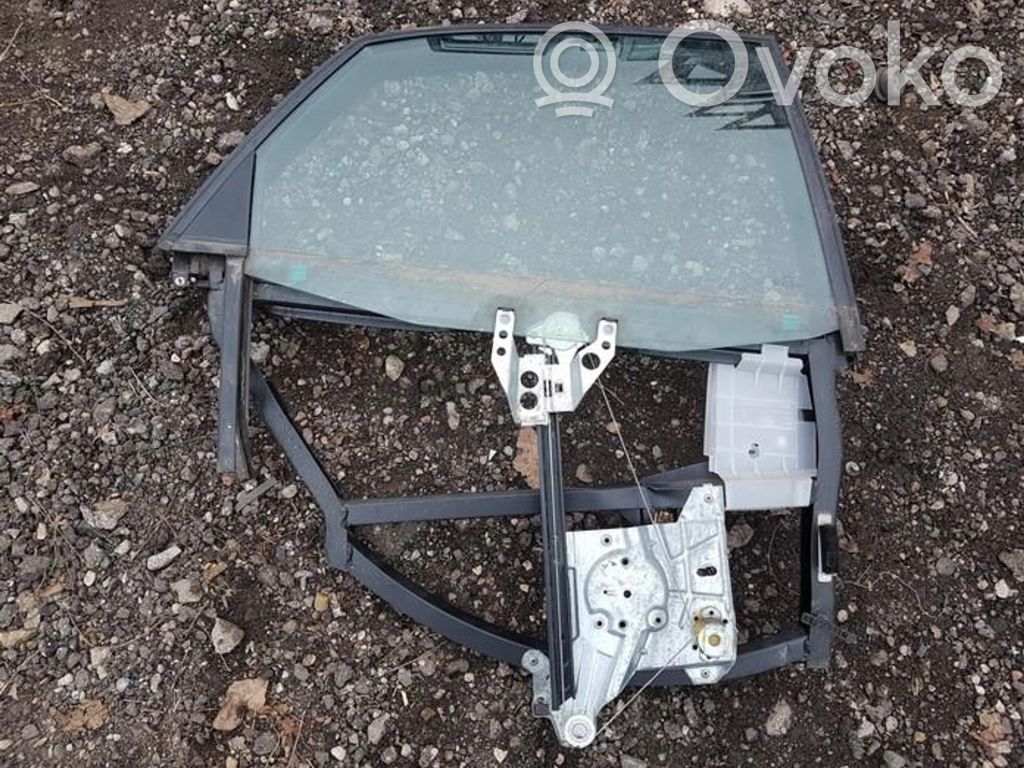 Liukuoven ikkunannostin moottorilla   8D0839400A,8D0839400A
