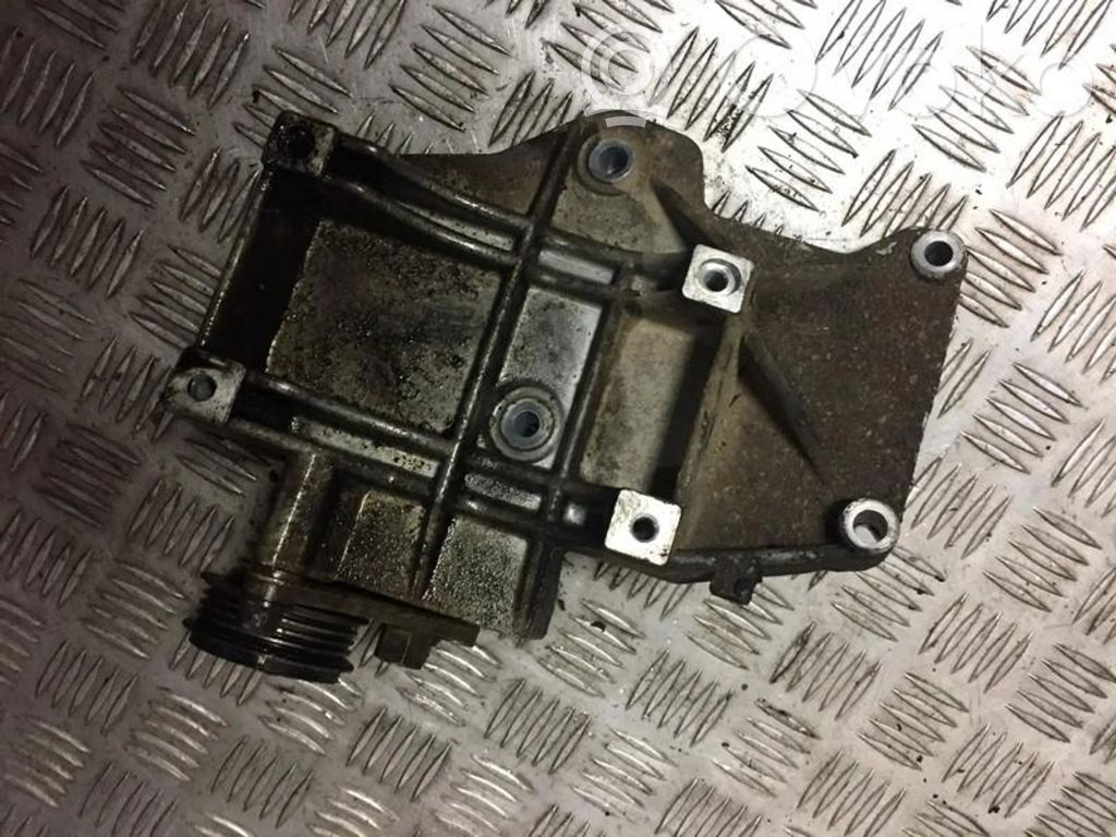 Volkswagen PASSAT B5 Suport motor 