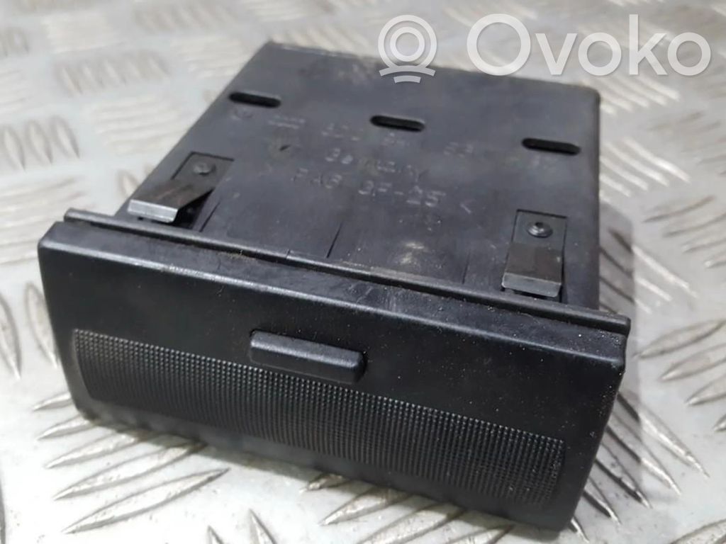 Audi A4 S4 B5 8D Otros repuestos del interior 