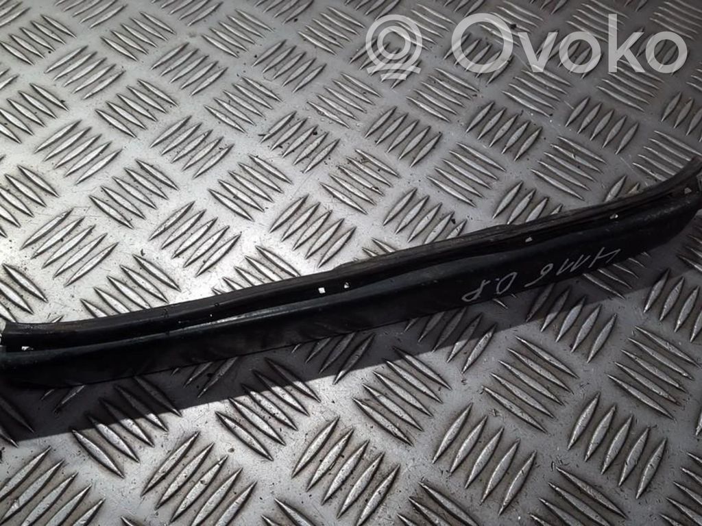 Audi 100 S4 C4 Rivestimento sotto il faro/fanale 