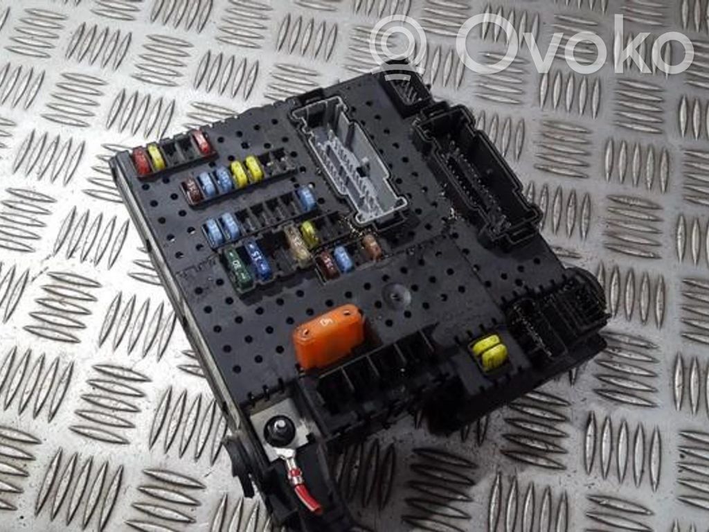 Volvo XC90 Skrzynka bezpieczników / Komplet 