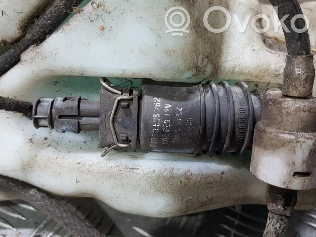 Opel Zafira A Tuulilasi tuulilasinpesimen pumppu 