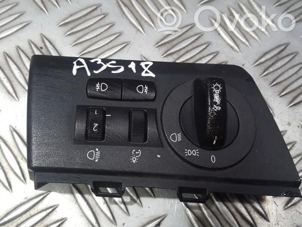 Comutator lumini   3990191,531096811,3990191,531096811