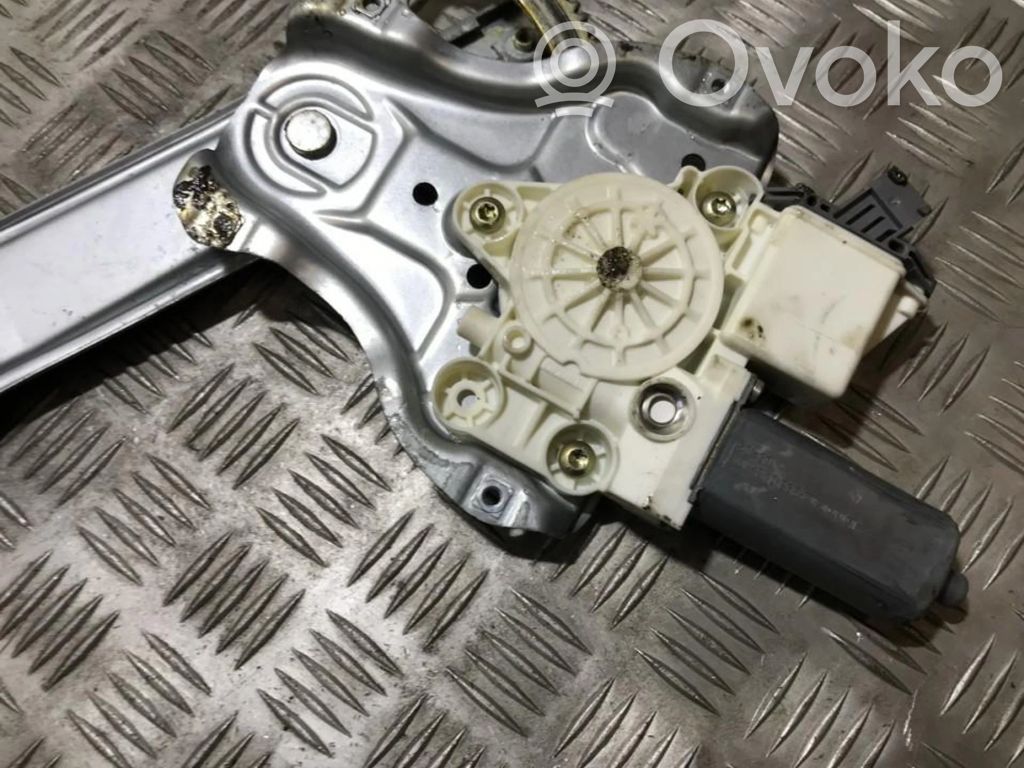 Toyota Avensis T250 Motorino alzacristalli della portiera anteriore 