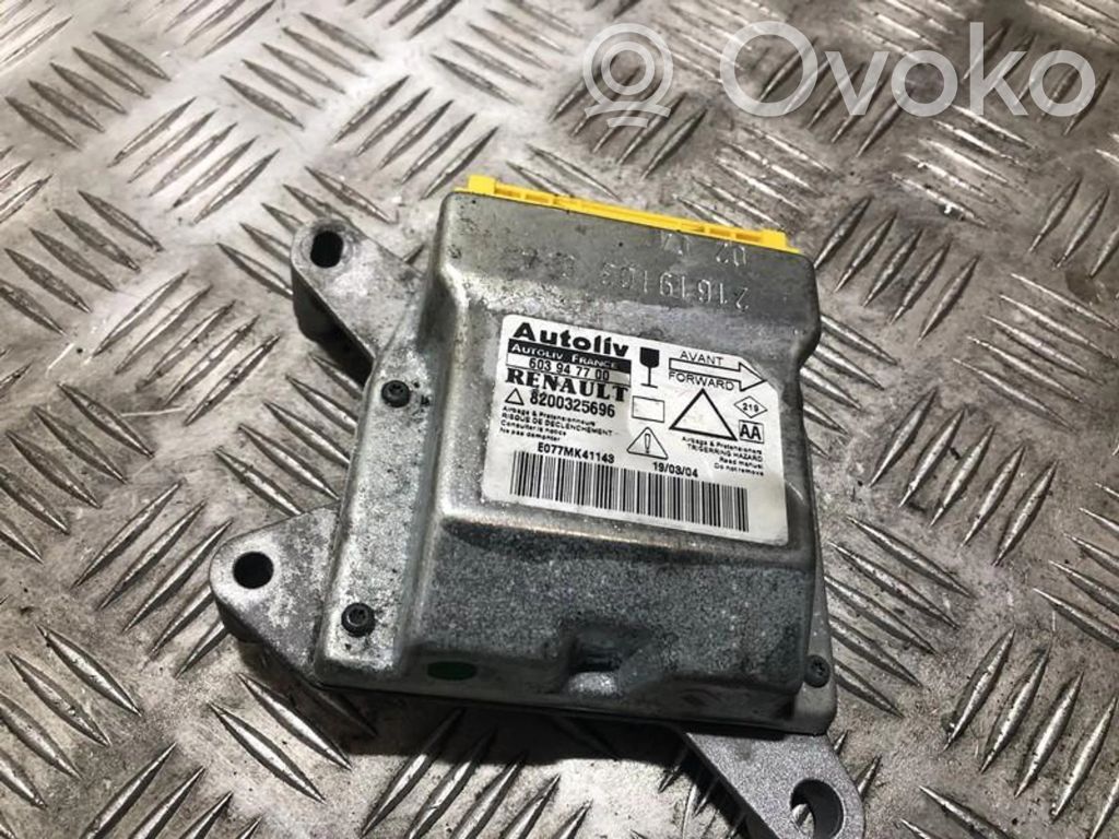 Centralina/modulo airbag   8200325696,216190878,216190878,8200325696