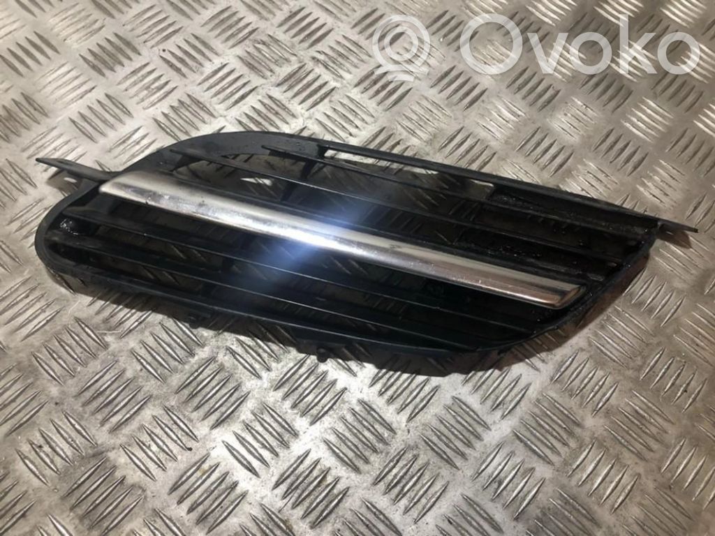 Nissan Almera N16 Atrapa chłodnicy / Grill 