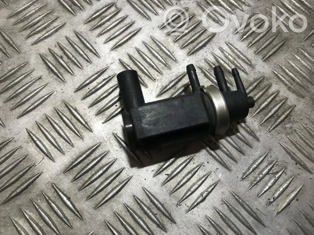 Audi A6 S6 C5 4B Solenoid supapă turbosuflantă 