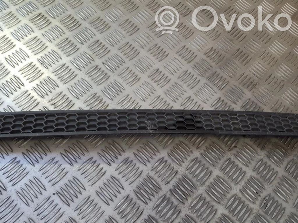 Fiat 500 Grille inférieure de pare-chocs avant 