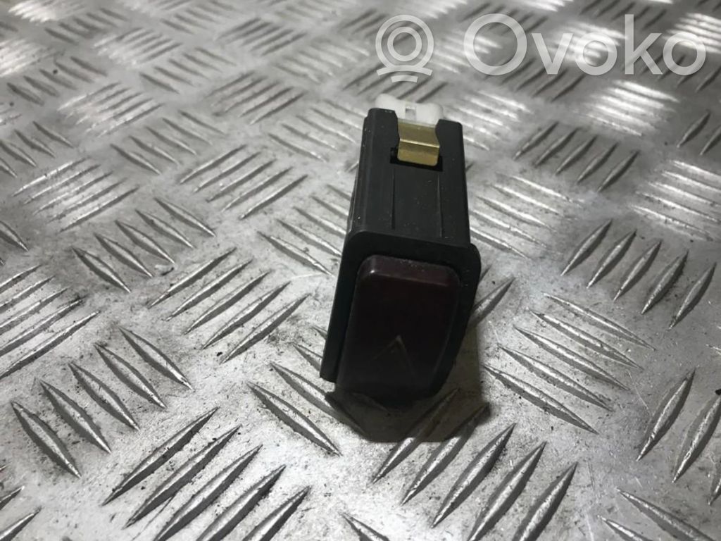 Botón interruptor de luz de peligro   1I27,1I27