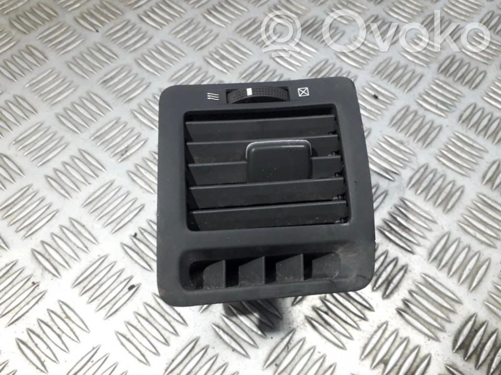Toyota Corolla Verso E121 Griglia di ventilazione centrale cruscotto 