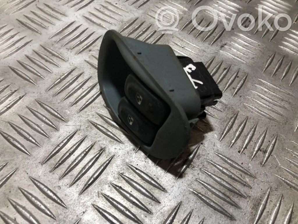 Renault Megane I Interruttore di controllo dell’alzacristalli elettrico