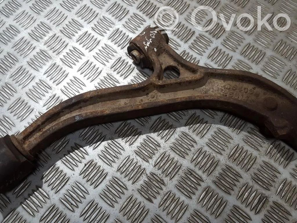 Chrysler Voyager Basculă inferioară față 