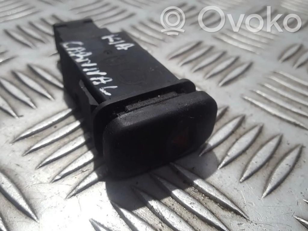 KIA Carnival Botón interruptor de luz de peligro 