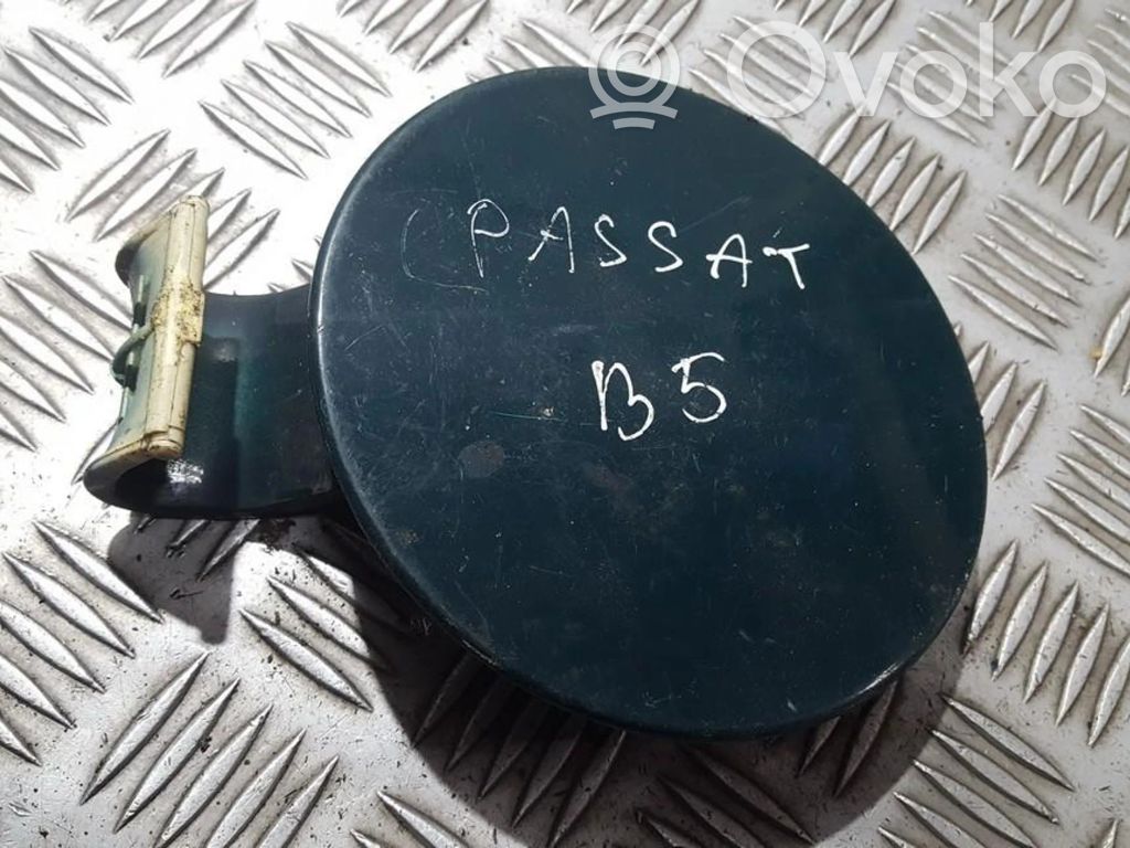 Volkswagen PASSAT B5 Klapka wlewu paliwa 