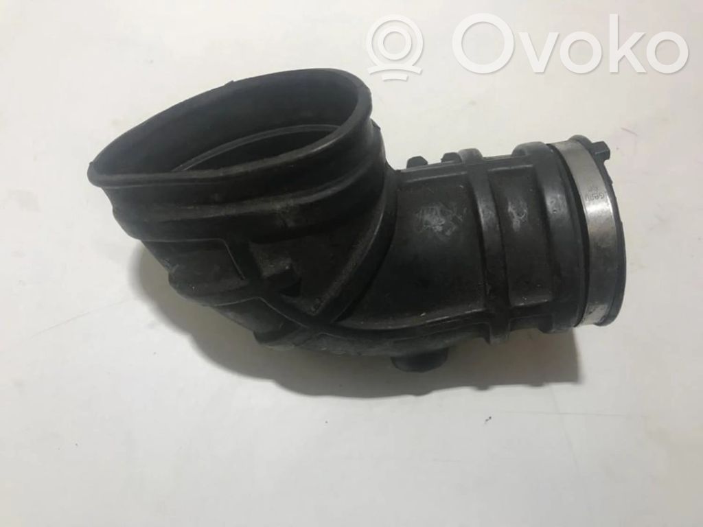 Opel Omega B1 Rura / Wąż dolotowy powietrza 