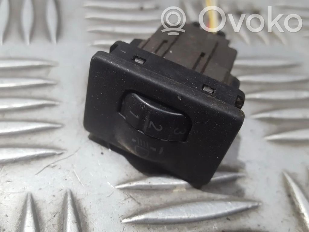 Toyota Yaris Przycisk / Pokrętło regulacji świateł