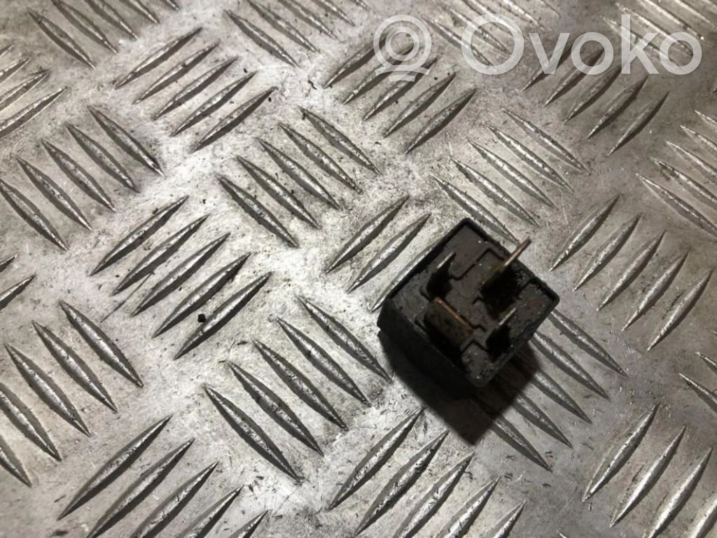 Otros relés   46520429,46520429