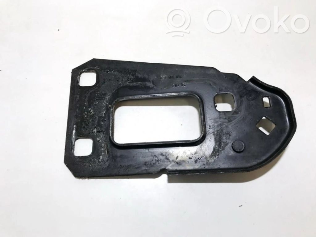 Audi A5 8T 8F Staffa di rinforzo montaggio del paraurti anteriore 