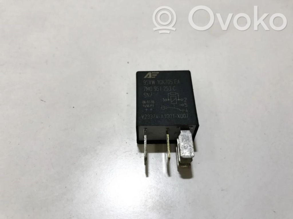 Otros relés   7M0951253C,95VW10K705EA,7M0951253C,95VW10K705EA,V23374A1001X007