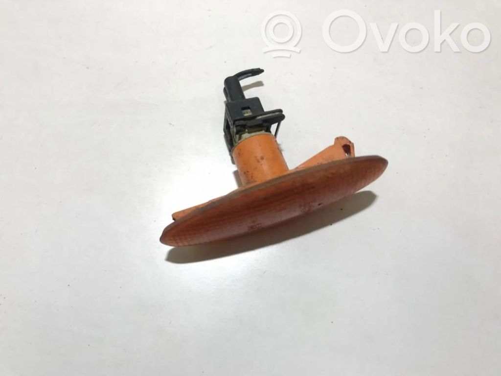 Ford Mondeo MK II Semnalizator bară față 