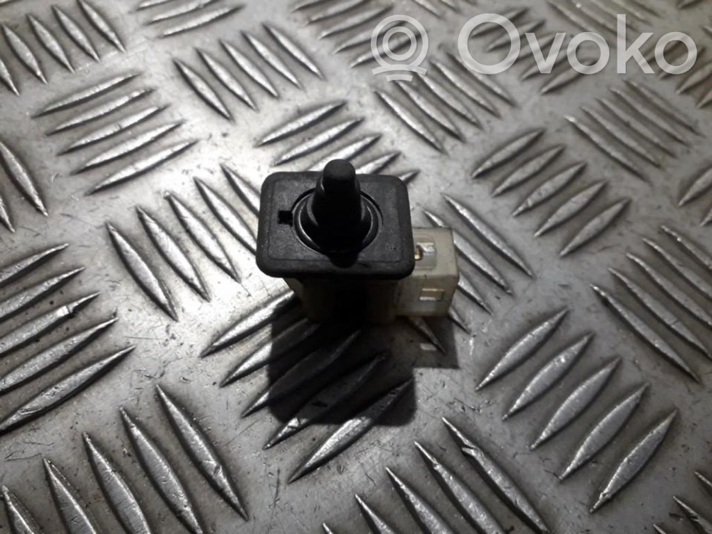 Mercedes-Benz C W202 Sensor de la puerta delantera