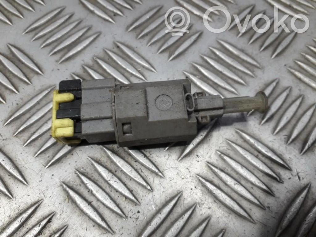 Interruptor sensor del pedal de freno   GA2C6649Y,GA2C6649Y