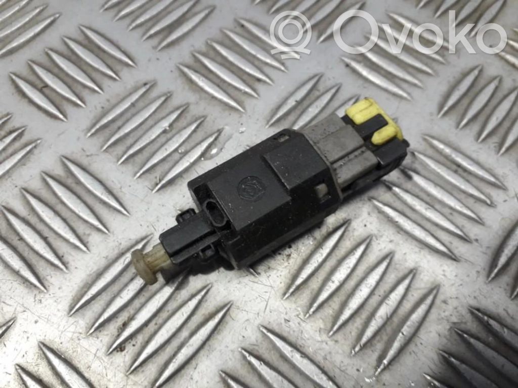 Mazda 323 F Bremzes pedāļa sensors 