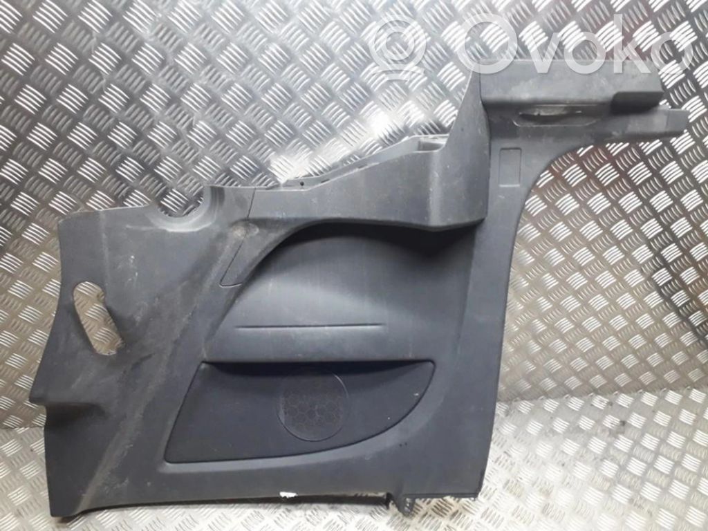 Opel Corsa D Apšuvums aizmugurējām durvīm 