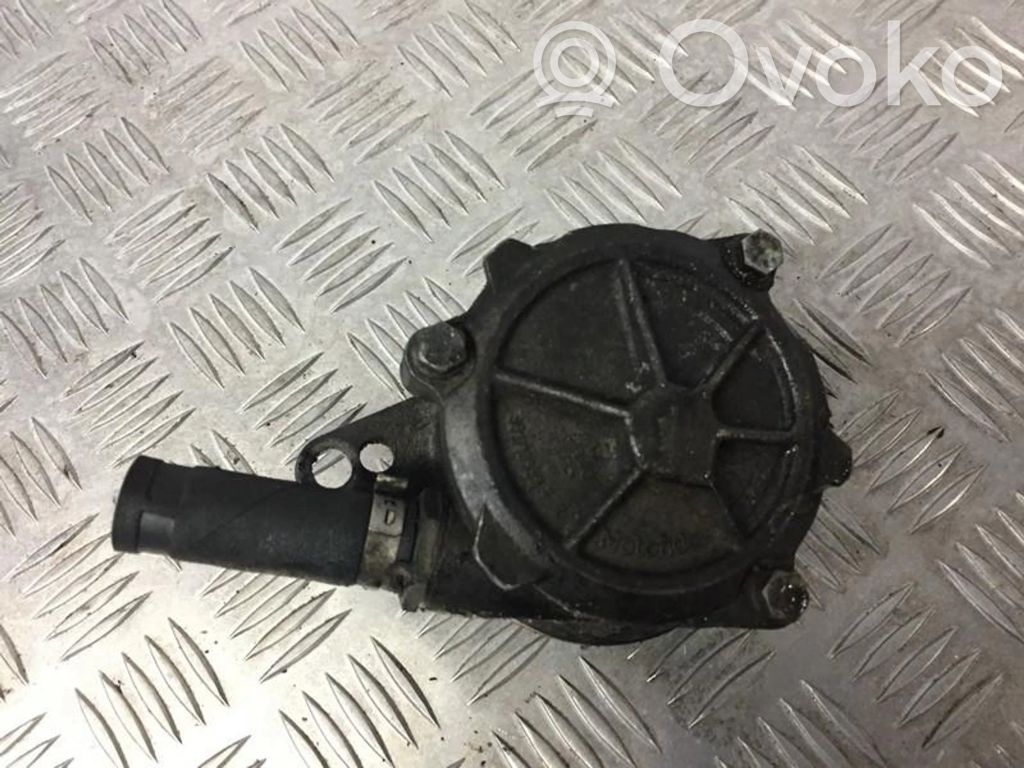 BMW 5 E39 Vacuum pump 