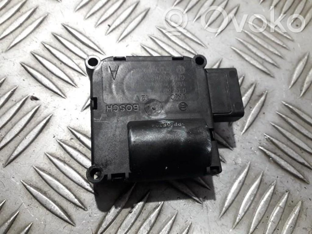 Motor/actuator clapetă aer   0132801359,4F0820511A,0132801359,4F0820511A